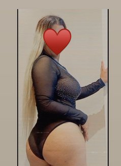 Anita - escort in Muscat Photo 6 of 11