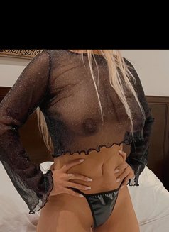 Anita - escort in Muscat Photo 10 of 11
