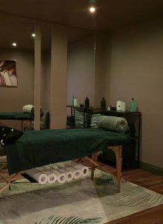Anitta - masseuse in Dublin Photo 6 of 13