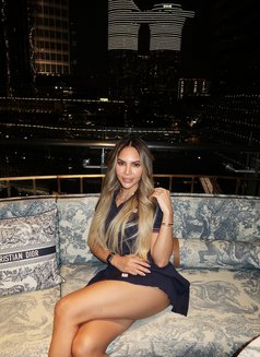 Anitta - puta in Dubai Photo 7 of 30