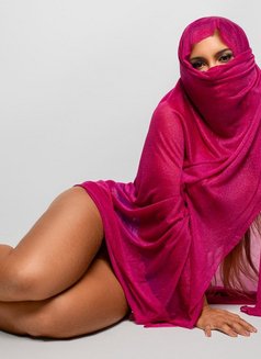 Anitta - escort in Dubai Photo 28 of 30