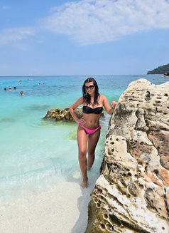 Anitta - puta in London Photo 10 of 10