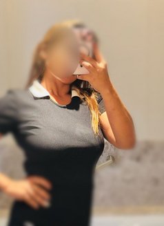 Anjala - escort in Colombo Photo 5 of 7