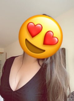 Anjali 20years old Indian model - escort in Dubai Photo 8 of 9