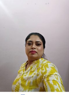 Anjali Bengali Girl - puta in Hyderabad Photo 7 of 9