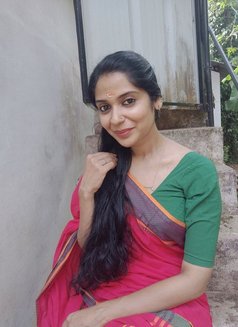 Anjali - escort in Thiruvananthapuram Photo 2 of 4