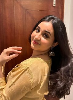 Anjali - escort in Abu Dhabi Photo 4 of 4