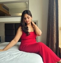 Anjali - puta in Mumbai