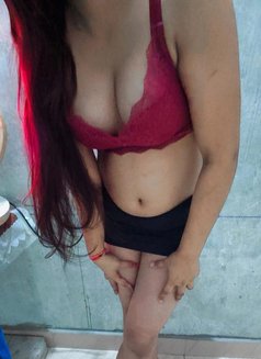 Anjali - puta in New Delhi Photo 2 of 4