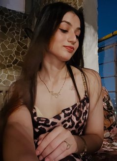 Anjali Indian Independent - puta in Dubai Photo 2 of 5