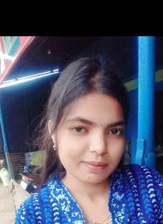 Anjana - escort in Chennai Photo 10 of 13