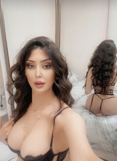 Anjie - escort in Beirut Photo 5 of 9