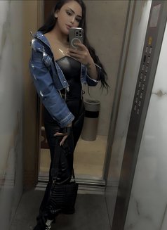 Anjie - escort in Beirut Photo 6 of 9