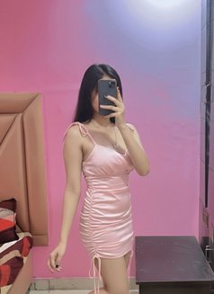 Anjli - escort in Noida Photo 2 of 5