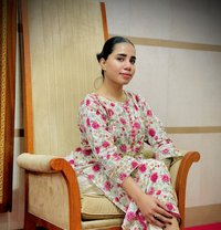 Anjlika Independent - puta in Dubai
