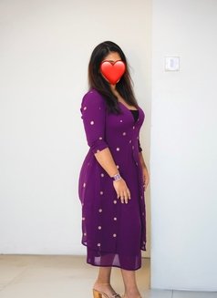 Anju Mallu From kerala - puta in Dubai Photo 2 of 5