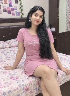 Anju - puta in Bangalore Photo 3 of 4