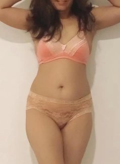 Anju Milf - escort in Colombo Photo 2 of 6