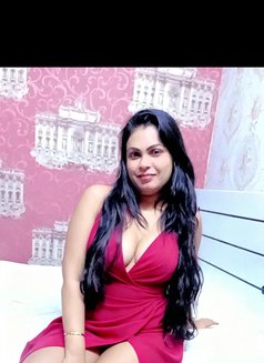 Anju - puta in Dubai Photo 2 of 2
