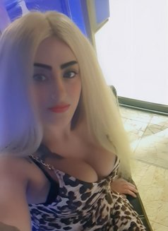 Anjy - escort in Beirut Photo 1 of 4