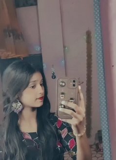 Ankita - puta in Al Ain Photo 1 of 2