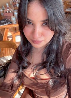 AVAILABLE INDIAN GIRLS MSG NOW - escort in Kuwait Photo 1 of 8