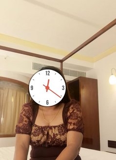 Ankita Rana Real Meet - puta in Candolim, Goa Photo 1 of 2