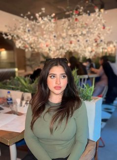 Ankita Sharma - puta in Abu Dhabi Photo 2 of 5