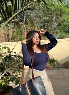Ankita Sharma - puta in Abu Dhabi Photo 3 of 5
