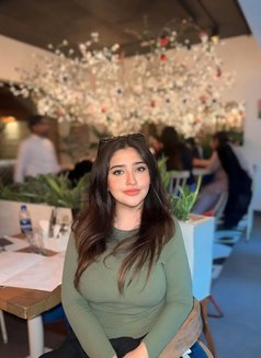 Ankita Sharma - puta in Abu Dhabi Photo 4 of 5