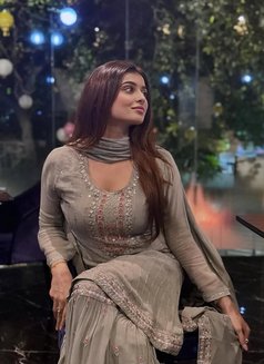 Ankita Sharma - puta in Dubai Photo 4 of 4