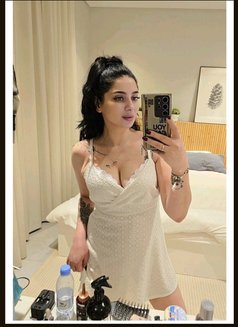 Jessica just landed - escort in Chennai Photo 3 of 4