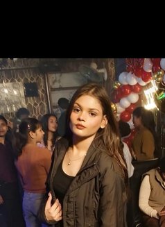 Ankita Web Cam or Real Meet - puta in Dubai Photo 2 of 5