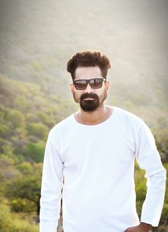 Ankush Sharma - Acompañantes masculino in Mumbai Photo 1 of 2
