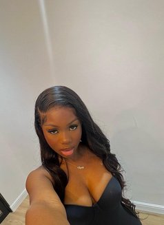 Ann - escort in Şalālah Photo 5 of 5