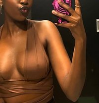 Khloe - escort in Kampala