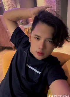 Ann - Male escort in Al Ain Photo 2 of 3