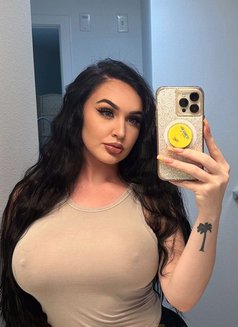 Anna - escort in Al Juffair Photo 5 of 6