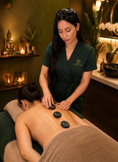 Anna - masseuse in Buenos Aires Photo 2 of 3