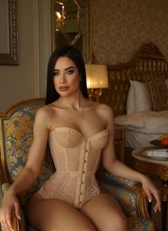 Hanna - escort in Dubai Photo 5 of 26