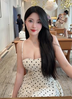 Anna - escort in Beijing Photo 1 of 6