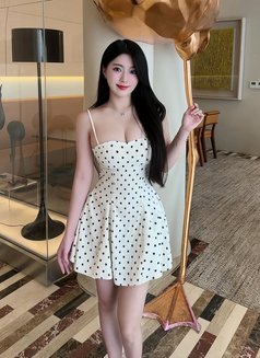 Anna - puta in Shanghai Photo 3 of 6