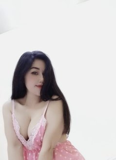 Anna - puta in Singapore Photo 1 of 2
