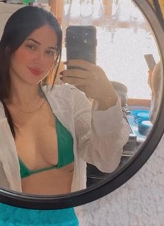 Anna - escort in Cairo Photo 2 of 3