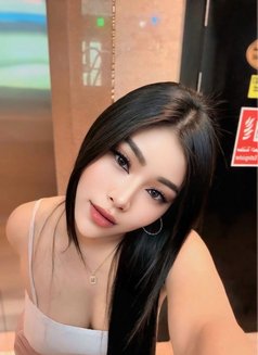 Anna - escort in Abu Dhabi Photo 6 of 9
