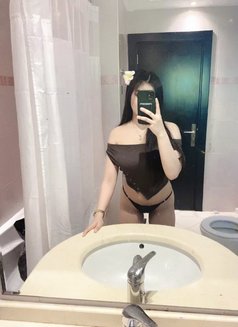 Anna - escort in Abu Dhabi Photo 9 of 9