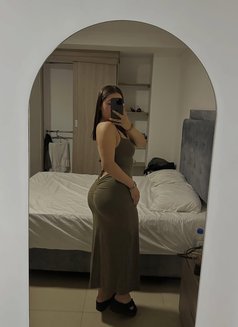 Anna - escort in Abu Dhabi Photo 3 of 3