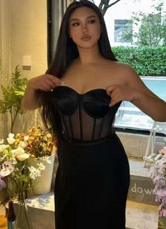 Eav - escort in Al Manama Photo 1 of 4