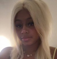 Anna - escort in Tokyo Photo 4 of 4