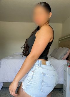 Anna - escort in Helsinki Photo 1 of 8